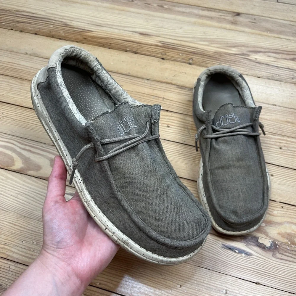 Hey Dude Wally Chambray Sepia Brown Mens Size 10 Slip On Loafers casual comfort